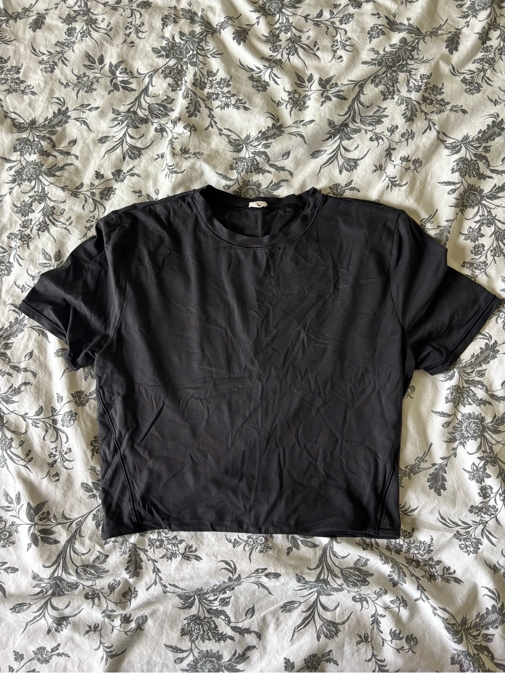 Lululemon Crewneck Cropped T-Shirt - Picture 2 of 3